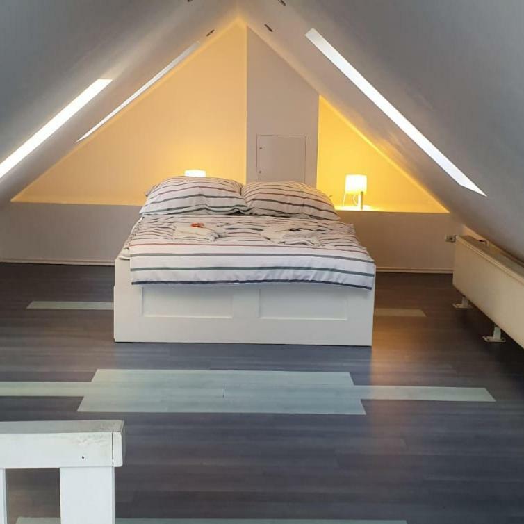 Ferienwohnung Leo Duisburg - Naehe Bahnhof ภายนอก รูปภาพ