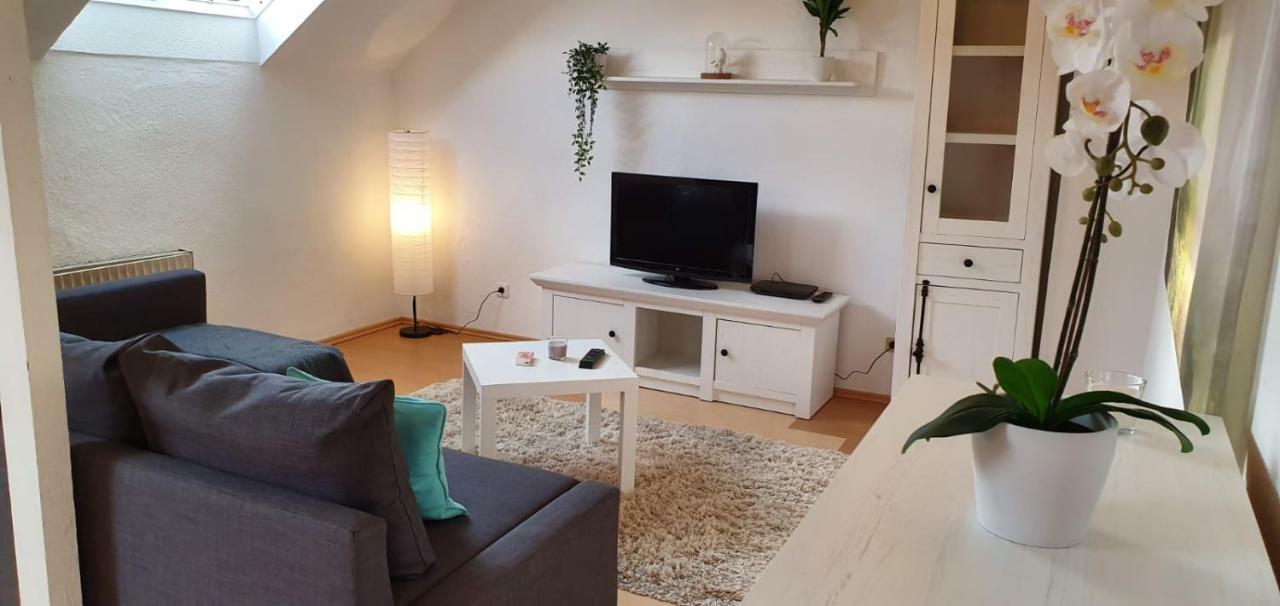 Ferienwohnung Leo Duisburg - Naehe Bahnhof ภายนอก รูปภาพ